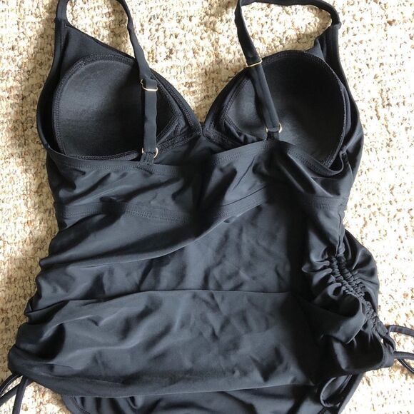 Beautiful swimsuit top by Merona in medium - Picture 2 of 2